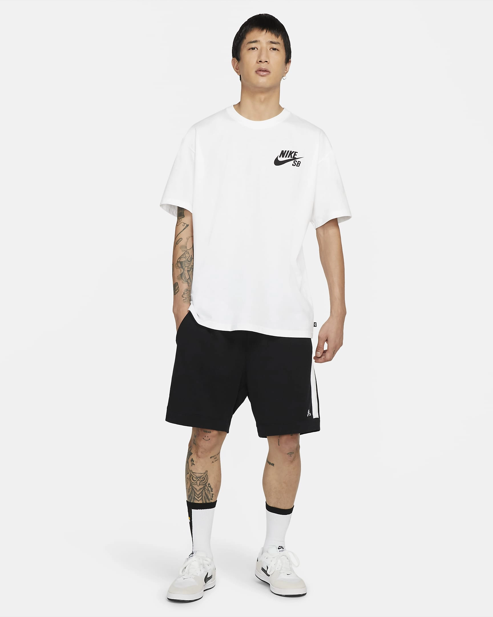 Nike SB Logo Skate T-Shirt: Streetwear-Ikone für dein Board. Zeitloser Style, unverkennbarer Nike-Spirit, jetzt deinen Look rocken!